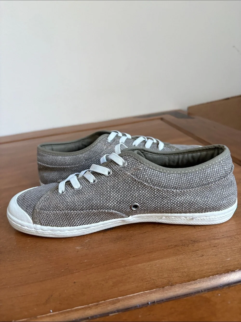 Simple Tan Cork-Textured Insole Casual Slip On Sneakers Size 8